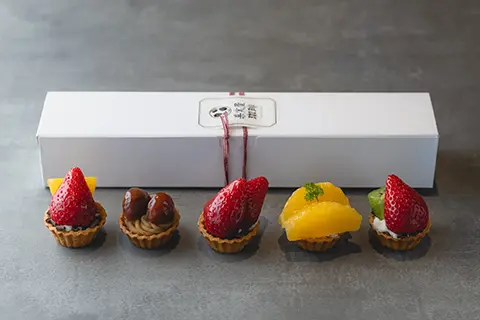 果実屋珈琲SHOP「贅沢ひとくちタルト 5種」が店舗限定で販売中