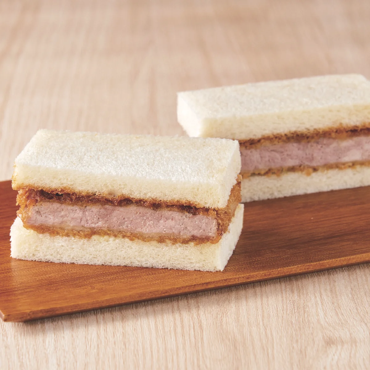 バラエティ豊富なサンドイッチ！「やわらかヒレかつ」が新登場